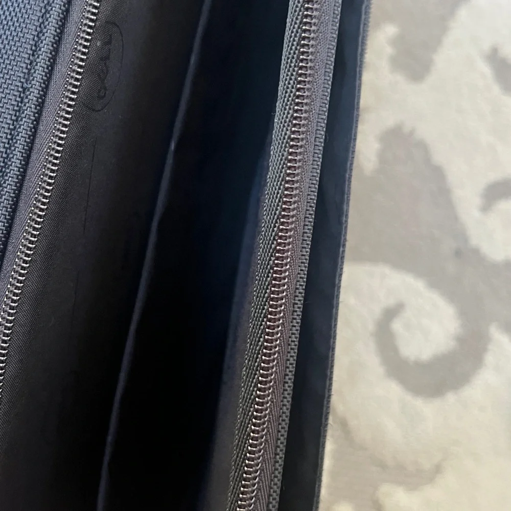 Genuine Dell 17 1/2” x 14” Black Nylon Classic Travel Laptop Bag Shoulder Strap